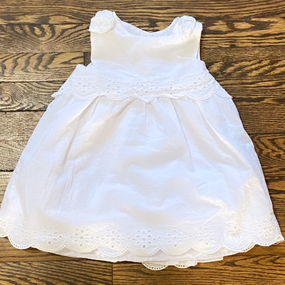 Beautiful TAHARI Baby girl dress, brand new! 12mos
